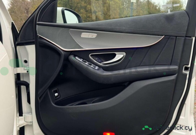 Mercedes EQC Белый