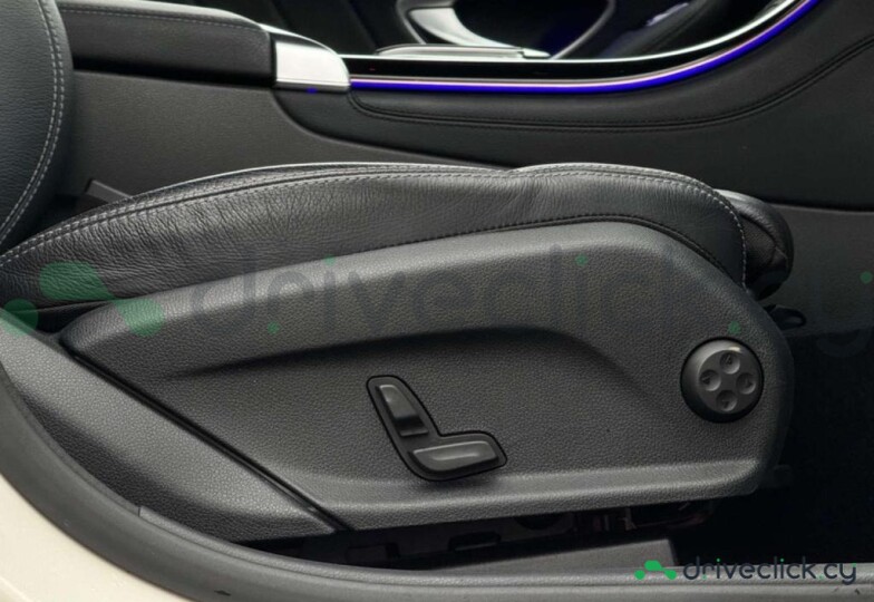 Mercedes EQC Белый