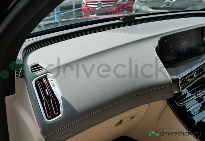 Mercedes EQC Черный