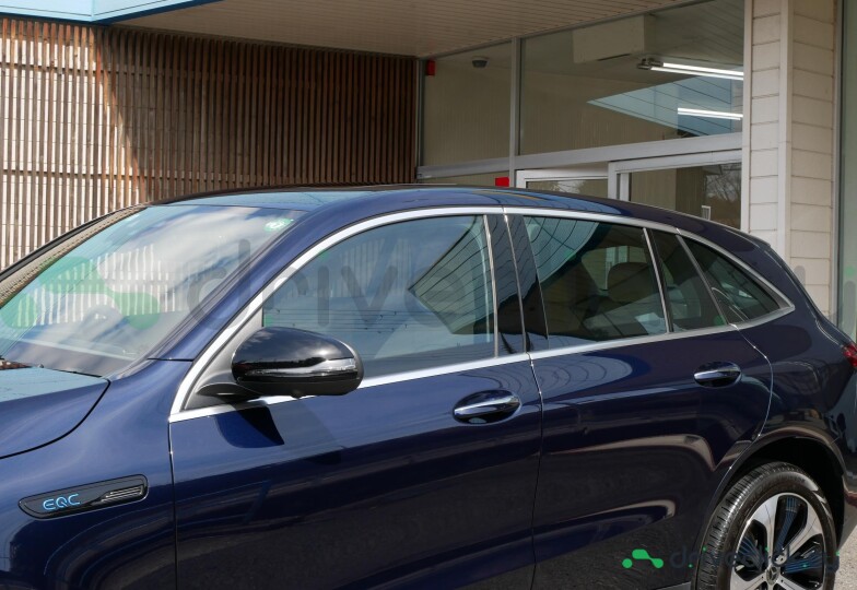 Mercedes EQC Черный