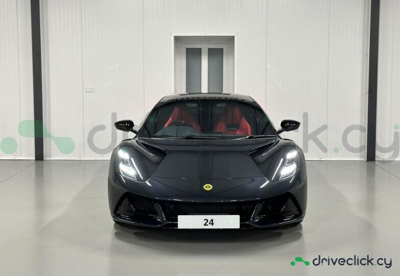 Lotus Emira Черный