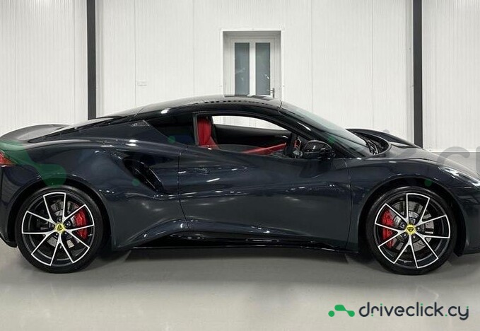 Lotus Emira Черный