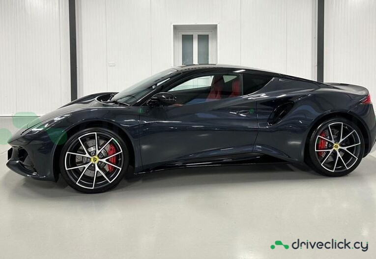 Lotus Emira Черный