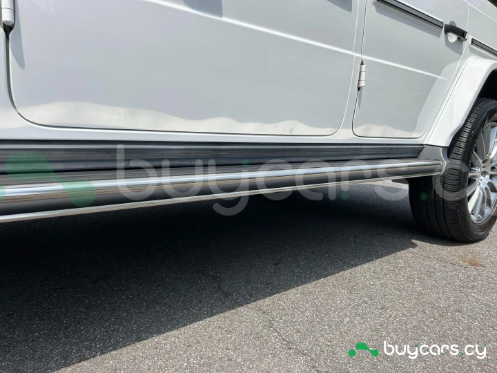 Mercedes G-class Белый