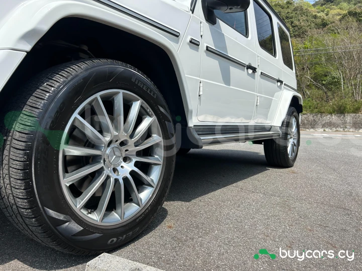 Mercedes G-class Белый