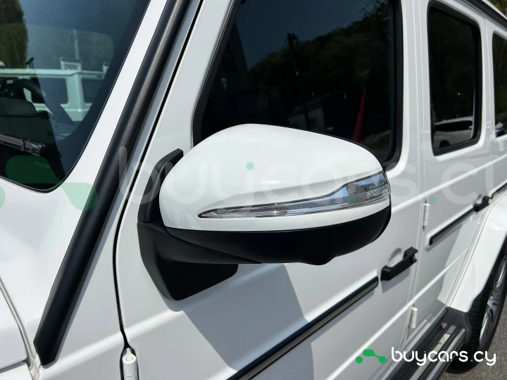 Mercedes G-class Белый