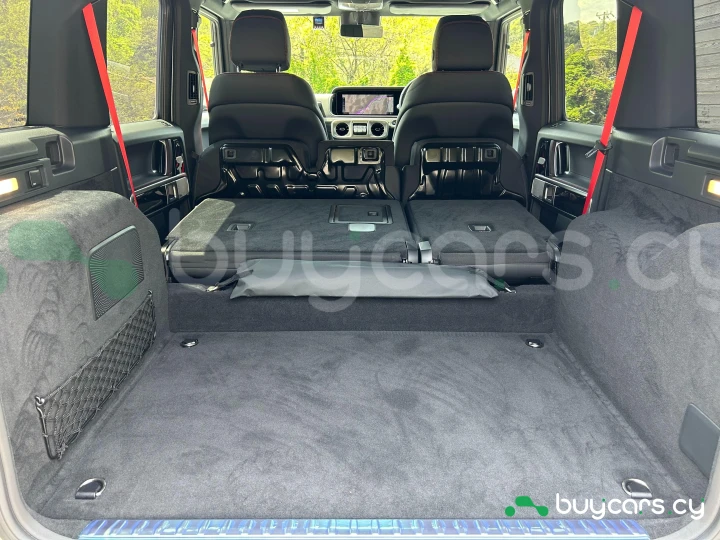 Mercedes G-class Белый