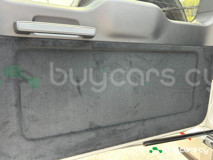 Mercedes G-class Белый