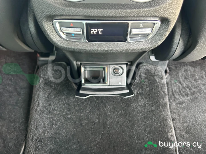 Mercedes G-class Белый