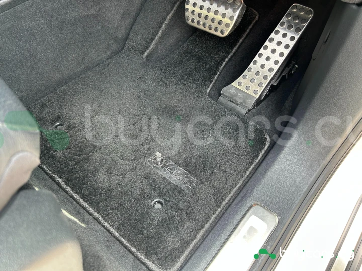 Mercedes G-class Белый