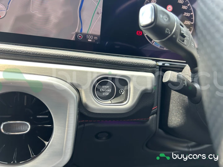 Mercedes G-class Белый