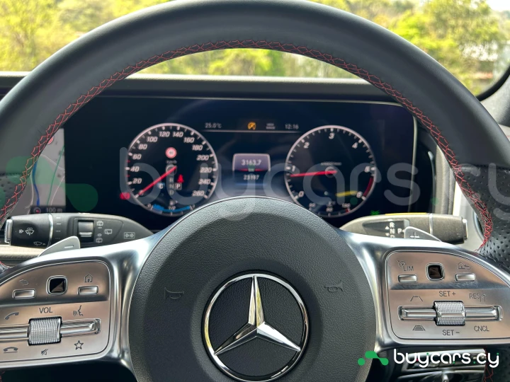 Mercedes G-class Белый