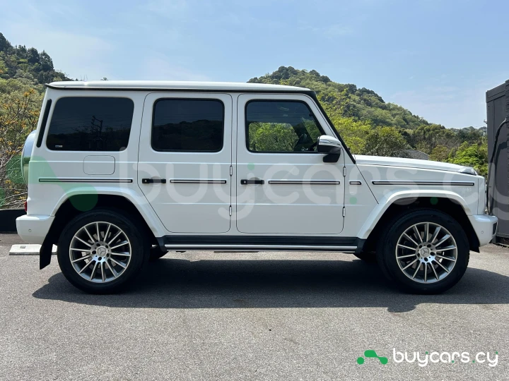 Mercedes G-class Белый