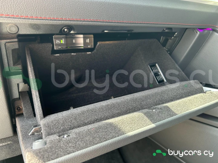 Mercedes G-class Белый