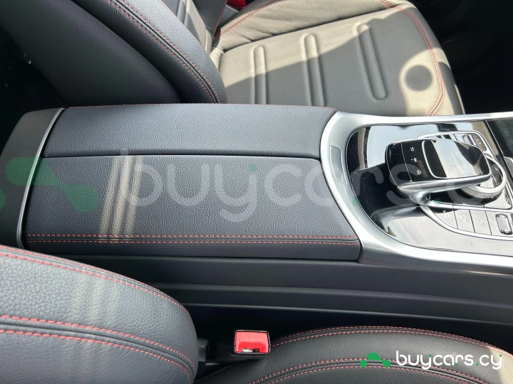 Mercedes G-class Белый