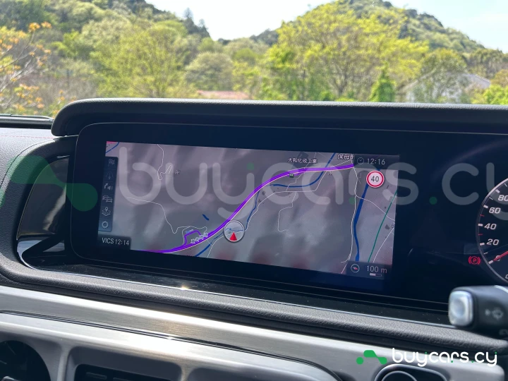 Mercedes G-class Белый