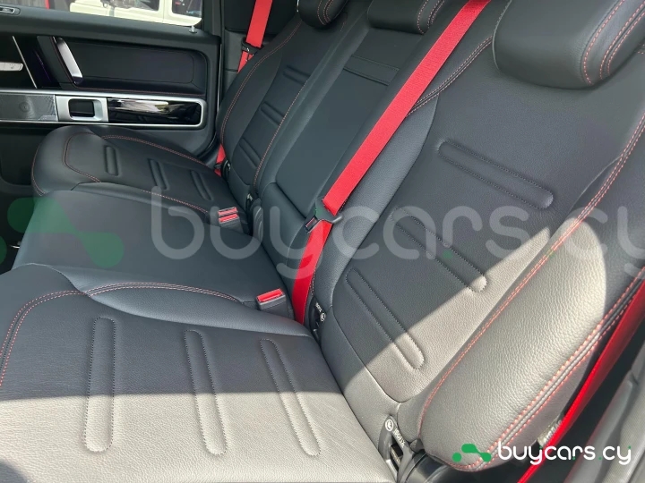 Mercedes G-class Белый