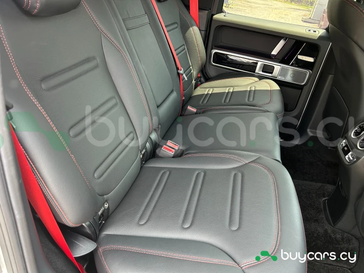 Mercedes G-class Белый