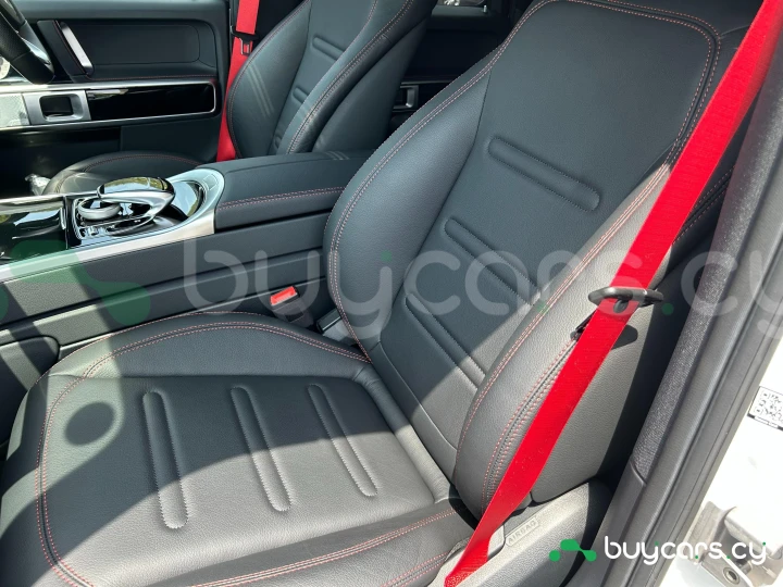 Mercedes G-class Белый