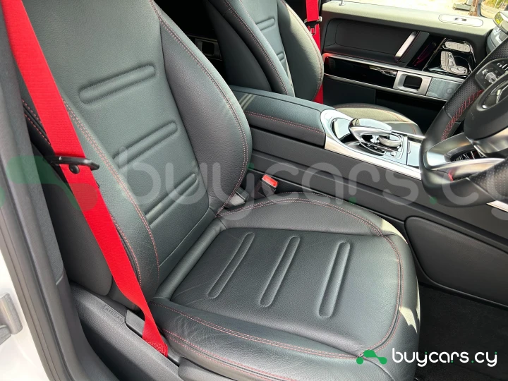 Mercedes G-class Белый