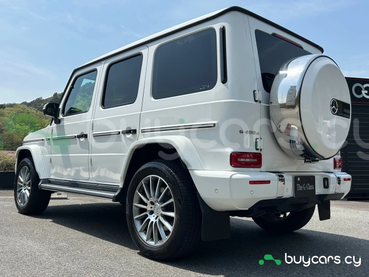 Mercedes G-class Белый
