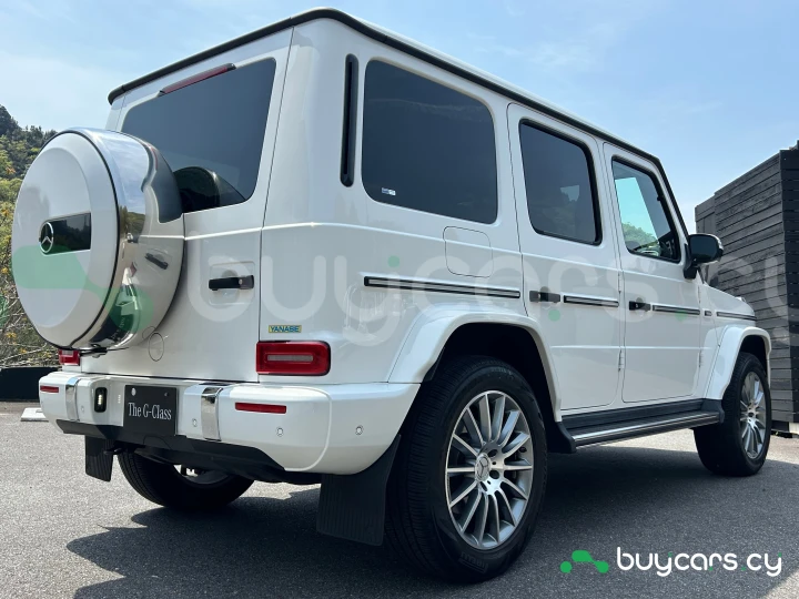 Mercedes G-class Белый