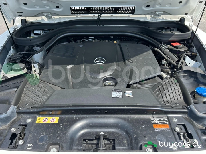 Mercedes G-class Белый