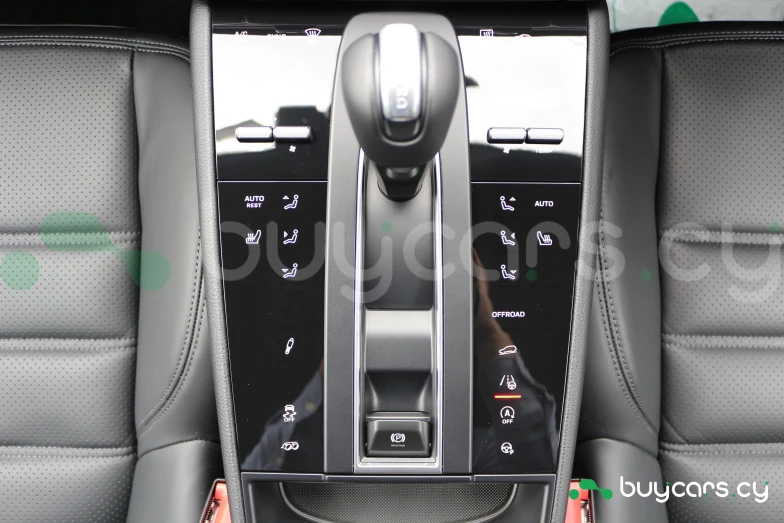 Porsche Macan Белый