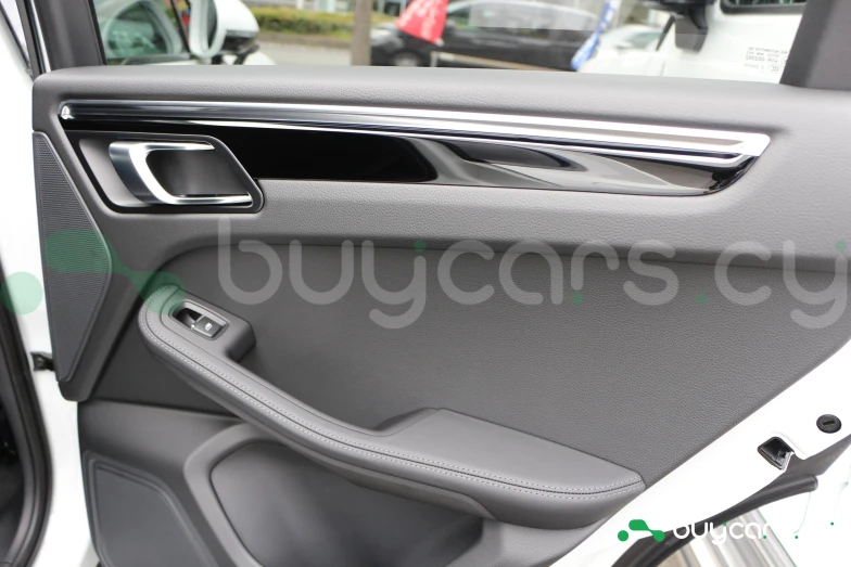 Porsche Macan Белый