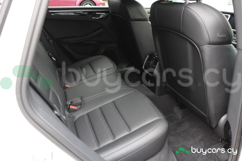 Porsche Macan Белый