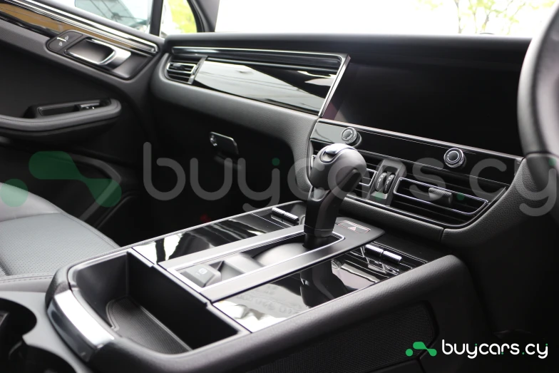 Porsche Macan Белый