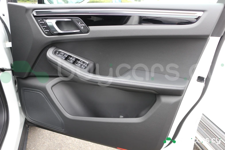 Porsche Macan Белый