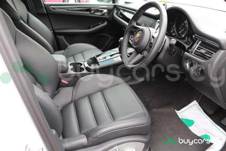 Porsche Macan Белый