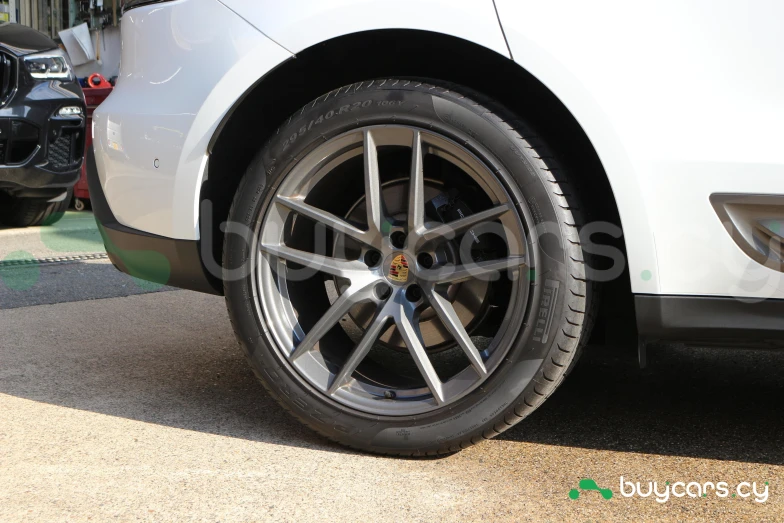 Porsche Macan Белый