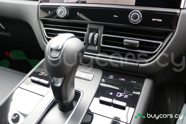 Porsche Macan Белый