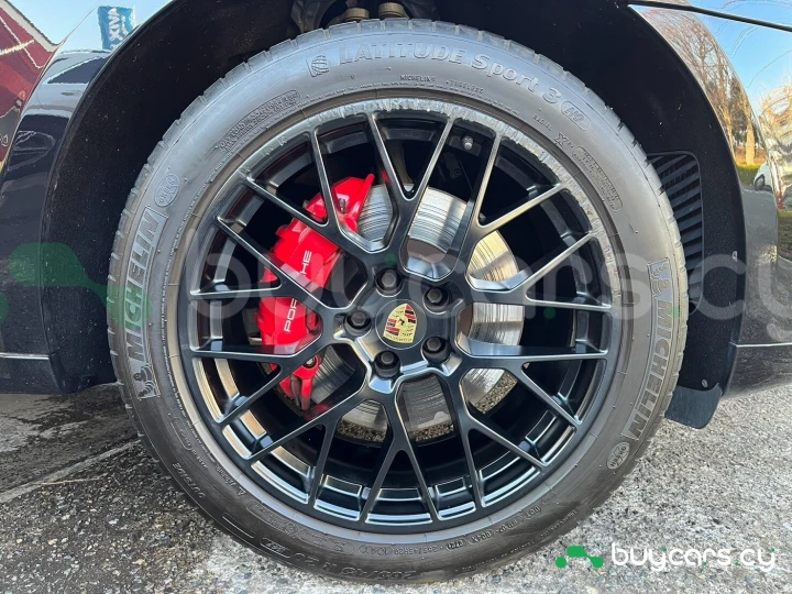 Porsche Macan Черный