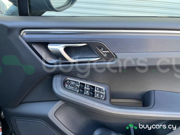 Porsche Macan Черный