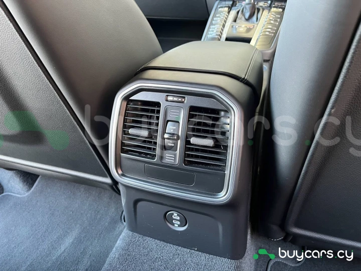 Porsche Macan Черный