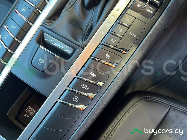 Porsche Macan Черный