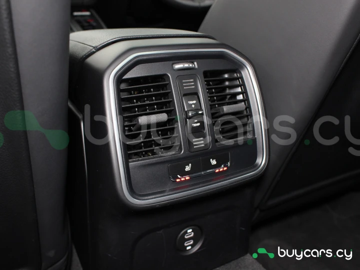 Porsche Macan Белый