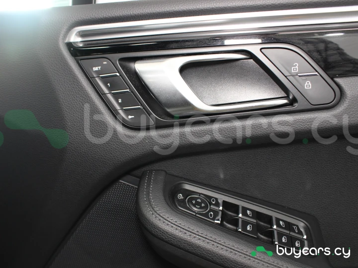 Porsche Macan Белый