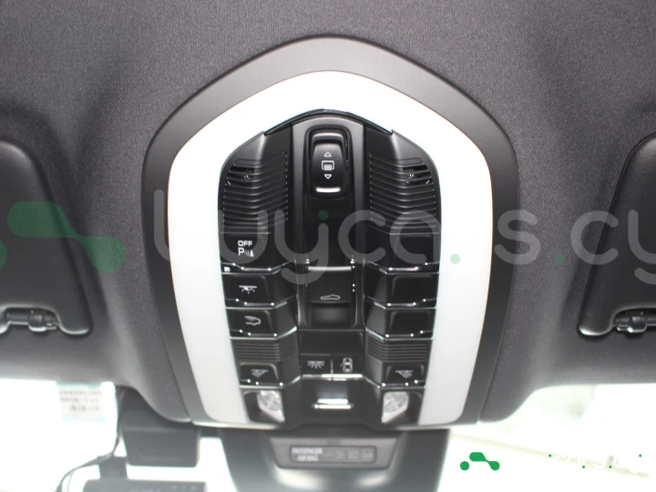 Porsche Macan Белый