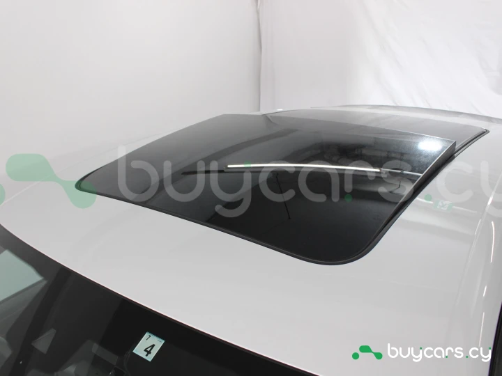 Porsche Macan Белый