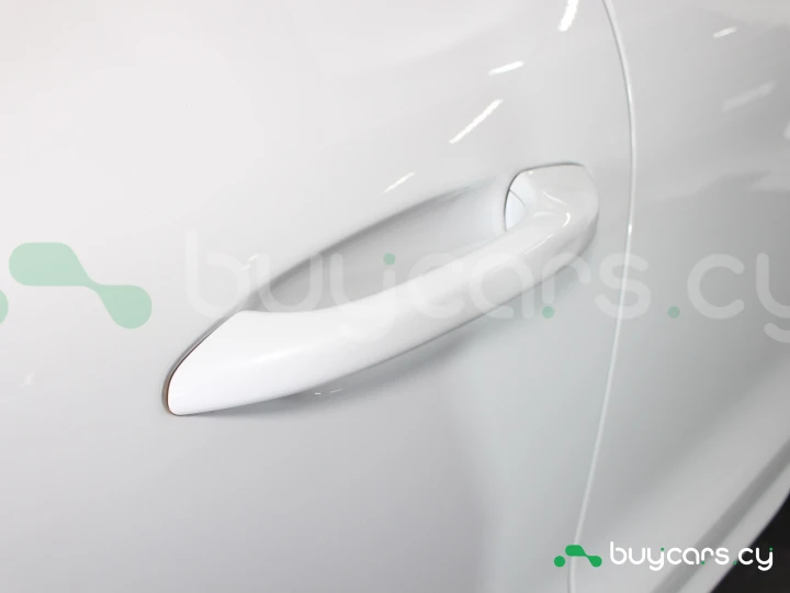 Porsche Macan Белый