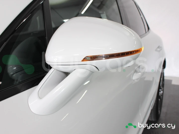 Porsche Macan Белый