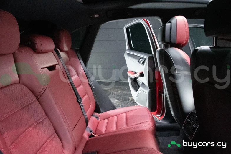 Porsche Macan Red