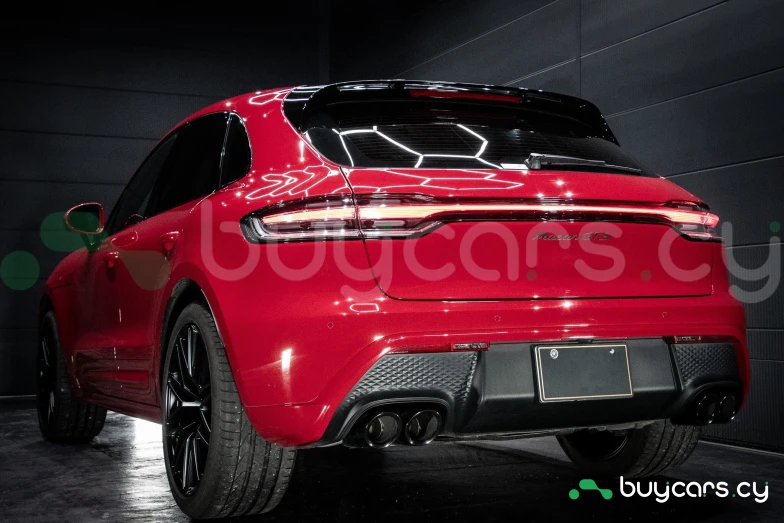 Porsche Macan Red