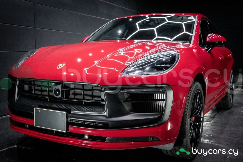 Porsche Macan Red