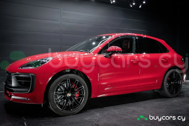 Porsche Macan Red