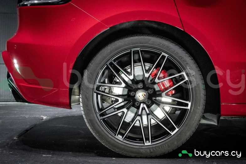 Porsche Macan Red
